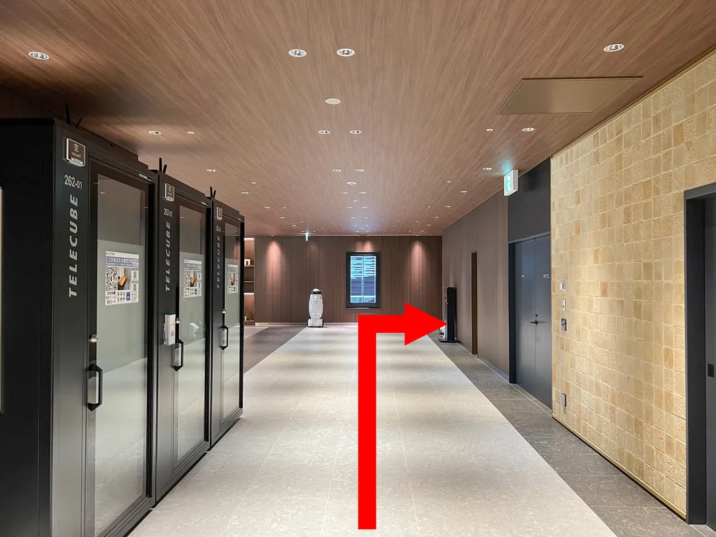 TELECUBEが並ぶ通路
