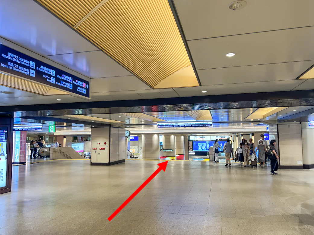 阪急 大阪梅田駅 2階中央改札口