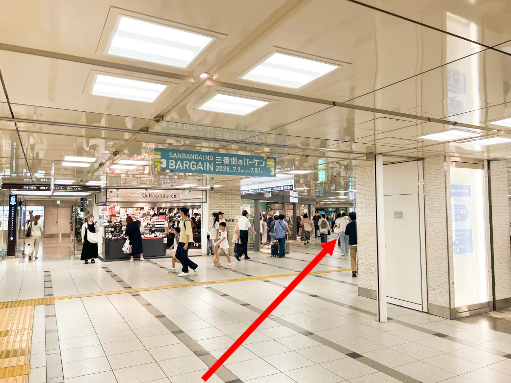 阪急三番街の通路